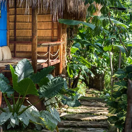 Sten Lodge Labuan Bajo Exterior photo