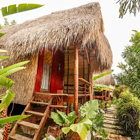 Sten Lodge Labuan Bajo Exterior photo